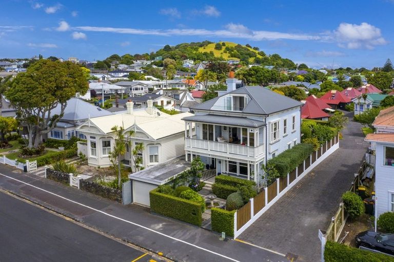 Photo of property in 45 King Edward Parade, Devonport, Auckland, 0624