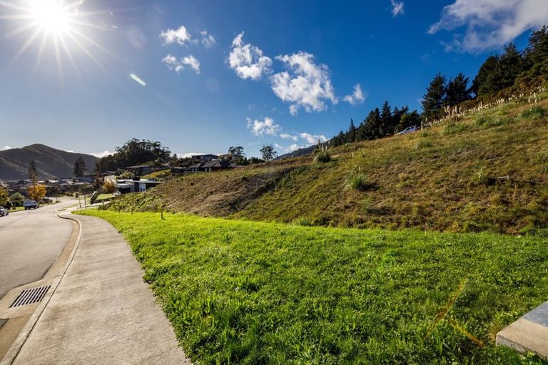 Photo of property in 6 Raukura Rise, Picton, 7220