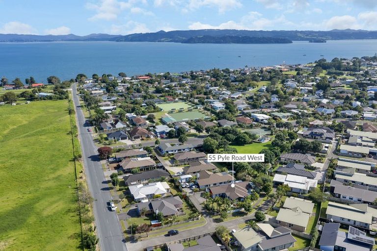 Photo of property in 55 Pyle Road West, One Tree Point, 0118