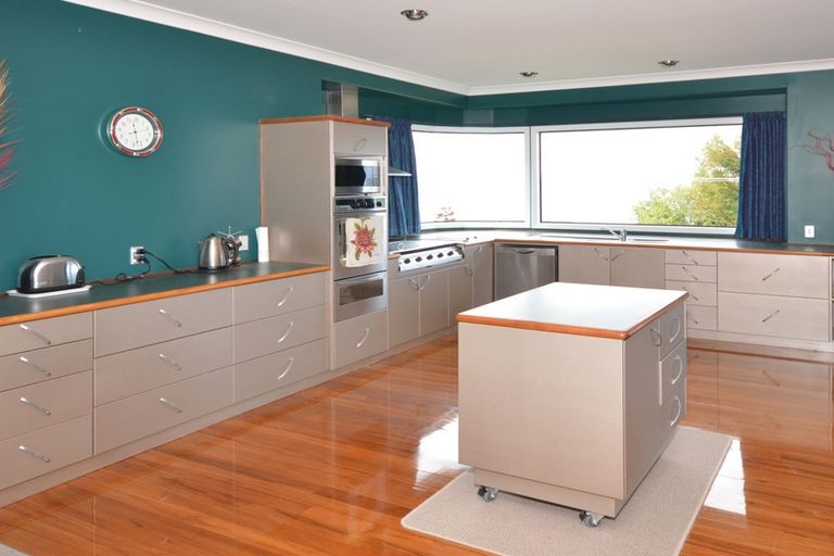 Photo of property in 82 Wakeman Road, Acacia Bay, Taupo, 3330