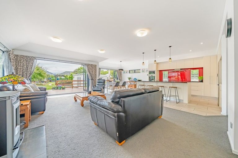 Photo of property in 15 Thackeray Street, Trentham, Upper Hutt, 5018