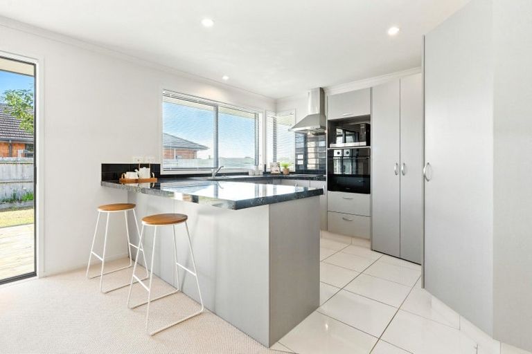 Photo of property in 24 Kowi Lakes Drive, One Tree Point, 0118