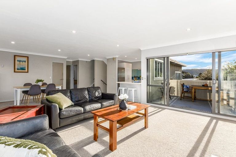 Photo of property in 9 Paremata Drive, Paremata, Porirua, 5024