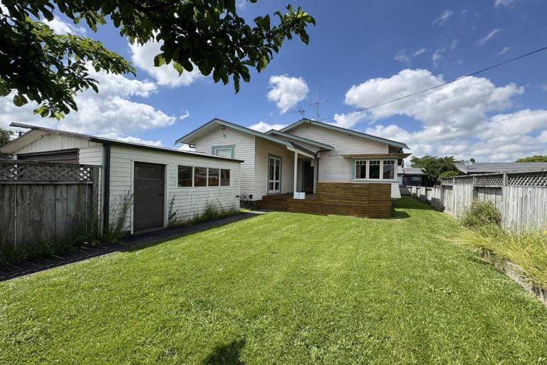 Photo of property in 16 Braid Road, St Andrews, Hamilton, 3200