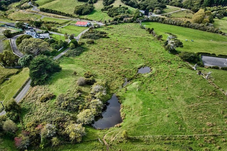 Photo of property in 138 Paekakariki Hill Road, Pauatahanui, Porirua, 5381