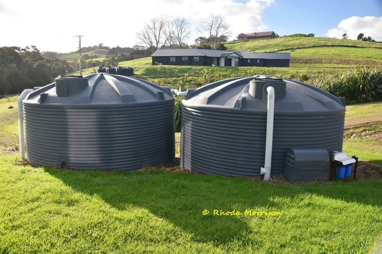 Photo of property in 12 Arahanga Road, Paparoa, 0571