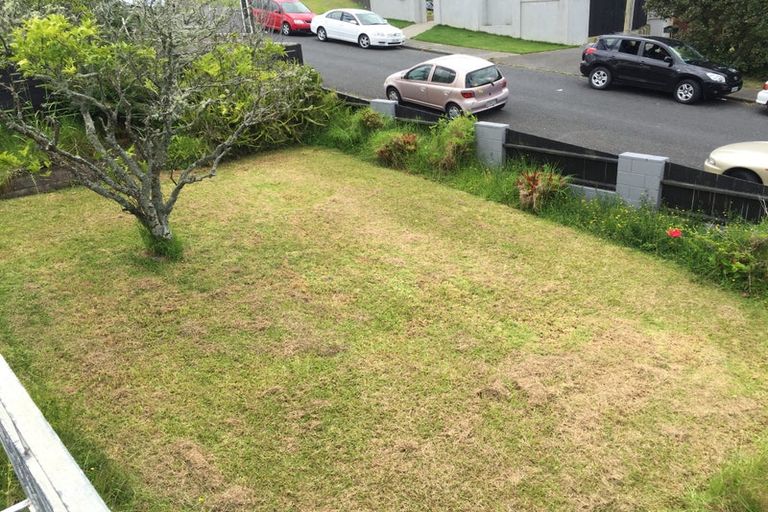 Photo of property in 15 Hauraki Crescent, Pinehill, Auckland, 0632