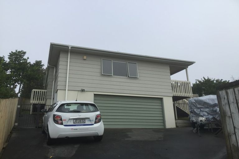 Photo of property in 2/36 Elizabeth Drive, West Harbour, Auckland, 0618