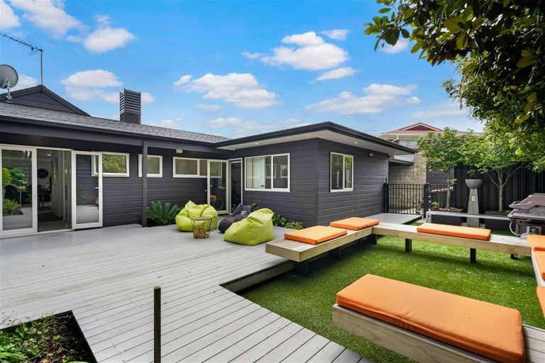 Photo of property in 22 Tercel Place, Sunnyhills, Auckland, 2010