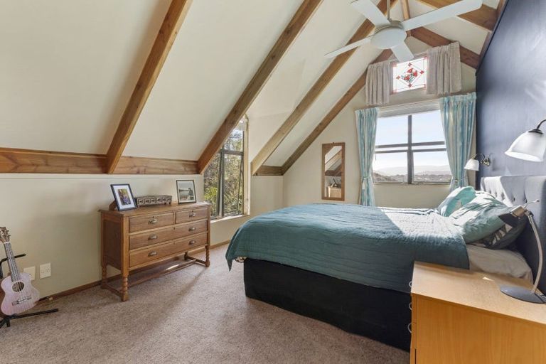 Photo of property in 32 Latitude Close, Whitby, Porirua, 5024