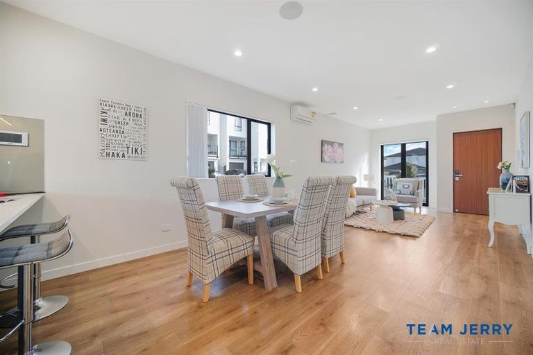 Photo of property in 22 Laquinta Place, Flat Bush, Auckland, 2019
