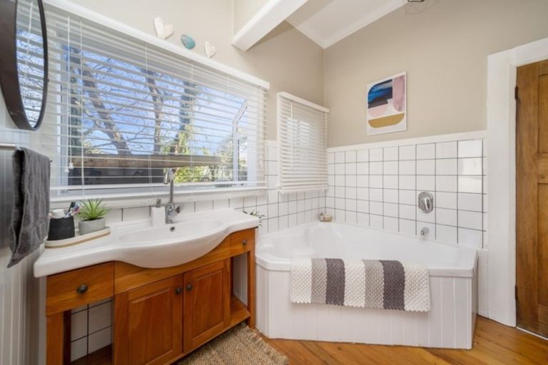 Photo of property in 60 Crownhill Street, Spotswood, New Plymouth, 4310