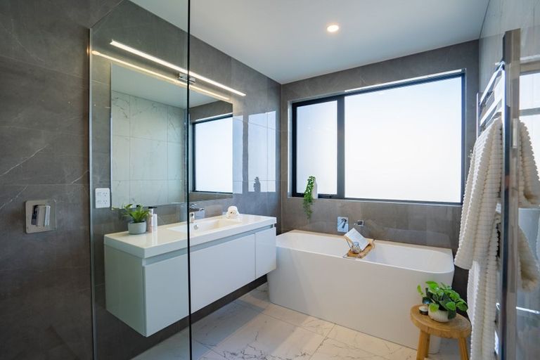 Photo of property in 92 Kotare Street, Waikanae, 5036