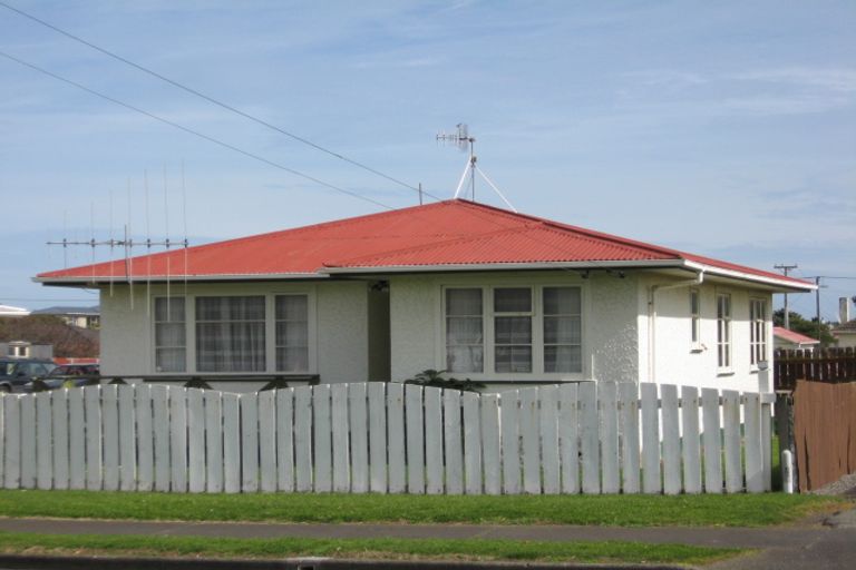 Photo of property in 69 Polson Street, Castlecliff, Whanganui, 4501