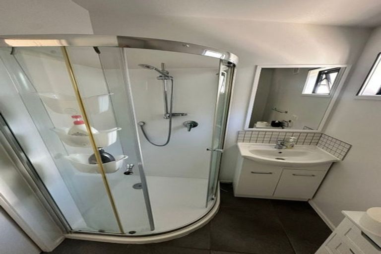 Photo of property in 1/204 Beach Haven Road, Beach Haven, Auckland, 0626