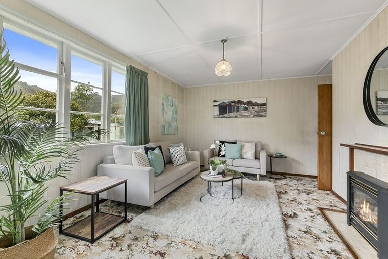 Photo of property in 105 Kowhai Street, Naenae, Lower Hutt, 5011