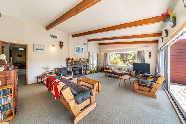 Photo of property in 1119 Coast Road, Wainuiomata Coast, Wainuiomata, 5373