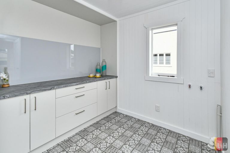 Photo of property in 1/24 Great South Road, Papakura, 2110