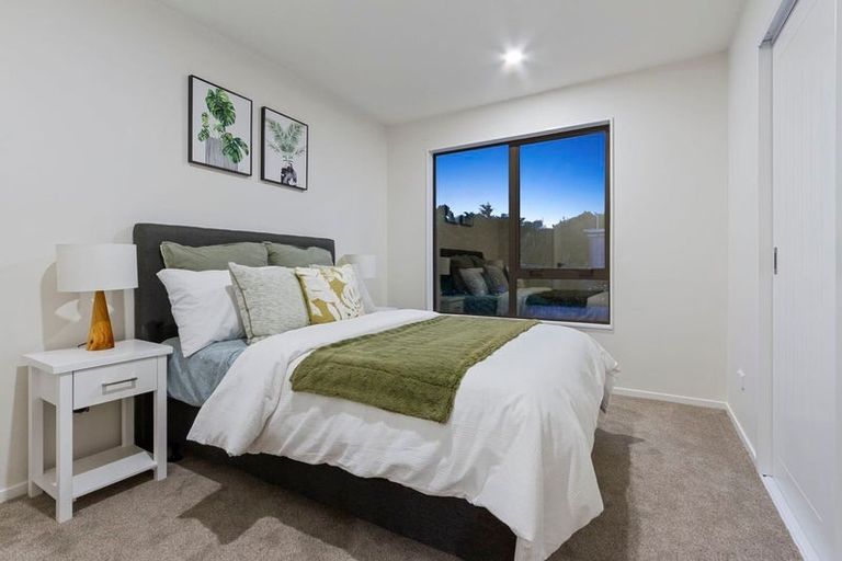 Photo of property in 50d Sherwood Avenue, Te Atatu South, Auckland, 0610