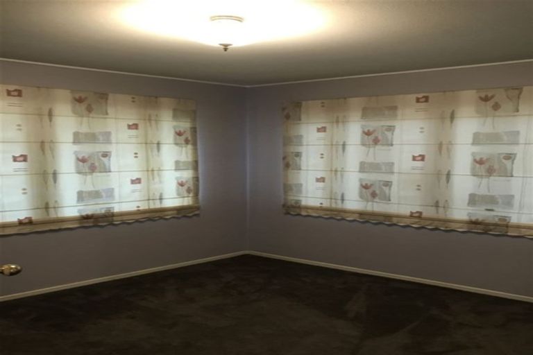 Photo of property in 38 Loloma Drive, Half Moon Bay, Auckland, 2012