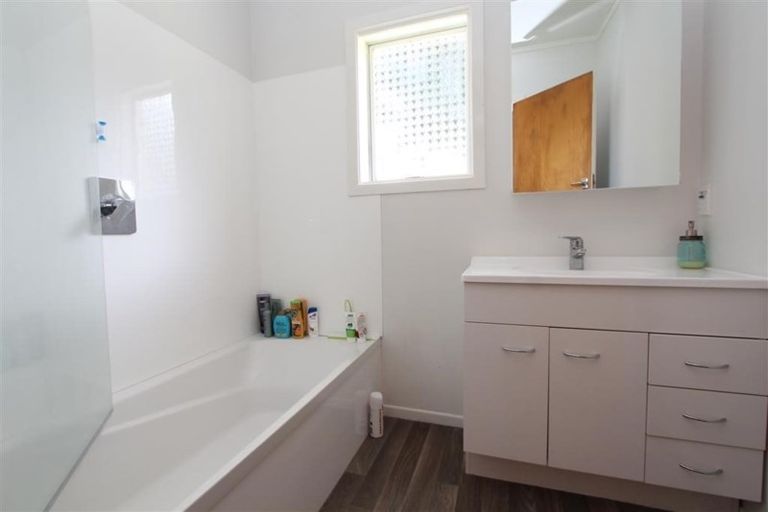 Photo of property in 5a Tauhara Drive, Queenwood, Hamilton, 3210