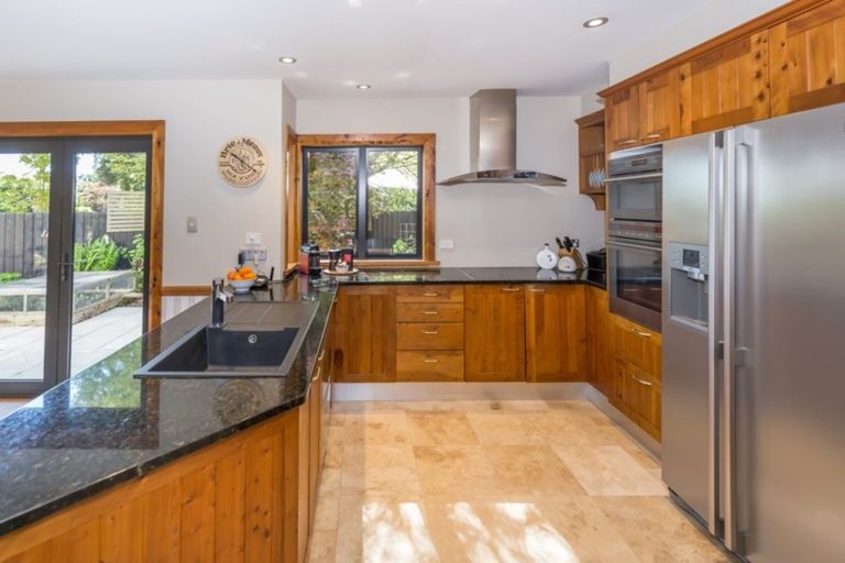 Photo of property in 374 Sawyers Arms Road, Harewood, Christchurch, 8051