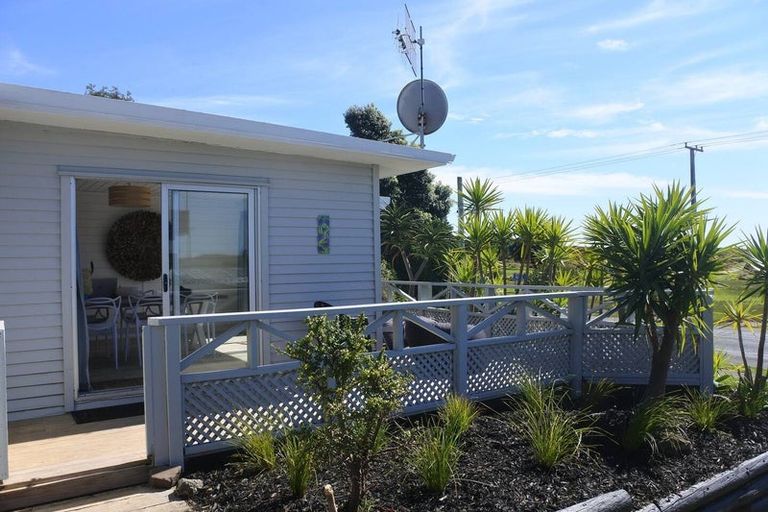 Photo of property in 716a Papamoa Beach Road, Papamoa Beach, Papamoa, 3118