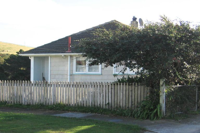 Photo of property in 8 Rakihau Place, Titahi Bay, Porirua, 5022
