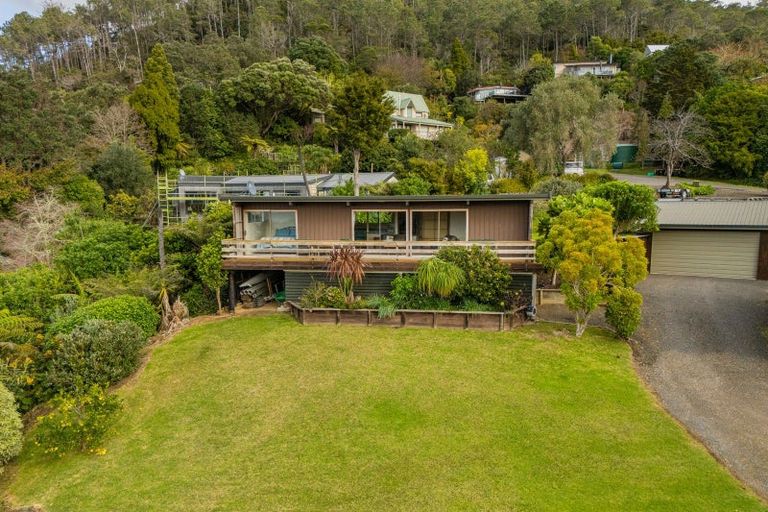 Photo of property in 3 Patricia Place, Hahei, Whitianga, 3591