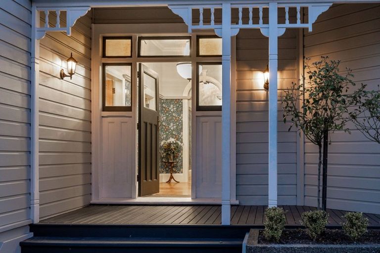 Photo of property in 260-262 High Street North, Carterton, 5713