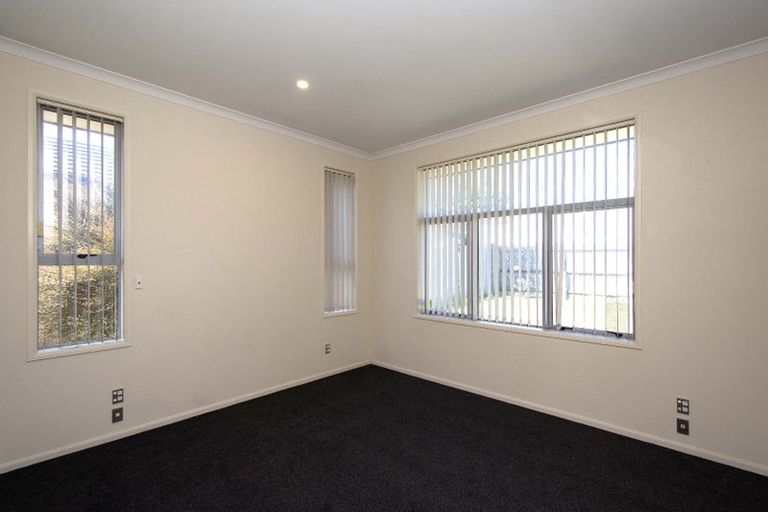 Photo of property in 14 Titirangi Crescent, Parklands, Christchurch, 8083