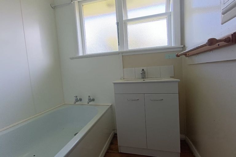 Photo of property in 33 Jillett Street, Titahi Bay, Porirua, 5022