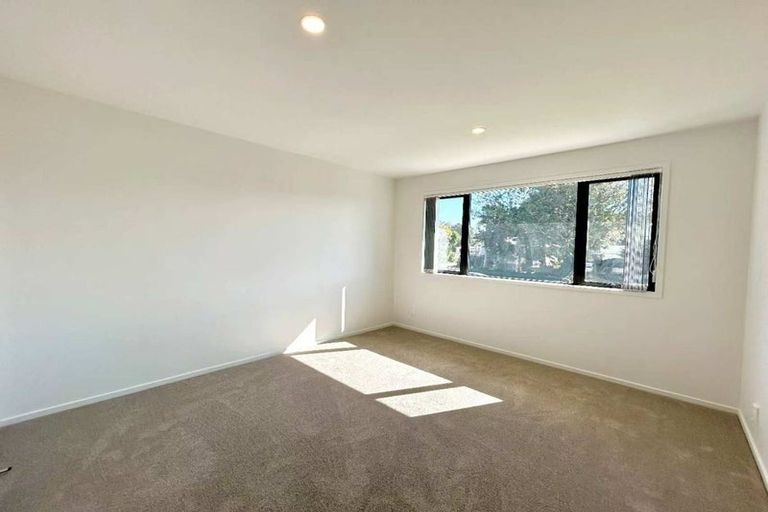 Photo of property in 66 Casuarina Road, Half Moon Bay, Auckland, 2012