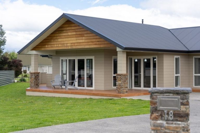 Photo of property in 18 Mervyn Brown Place, Solway, Masterton, 5810