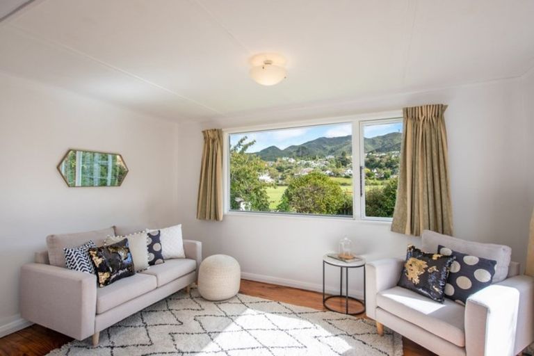Photo of property in 15 Sunshine Avenue, Karori, Wellington, 6012