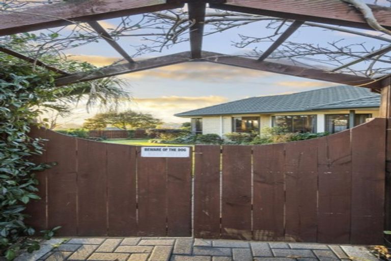 Photo of property in 1 Kochia Avenue, Pyes Pa, Tauranga, 3112