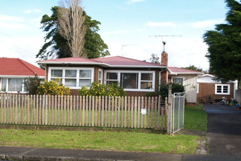 Photo of property in 64 Hallberry Road, Mangere East, Auckland, 2024
