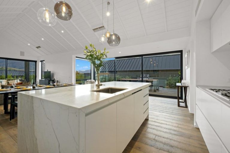 Photo of property in 58 Falconer Rise, Jacks Point, Queenstown, 9371