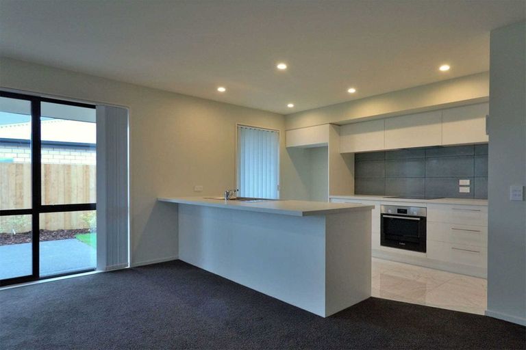 Photo of property in 2 Keeper Close, Woodend, 7610