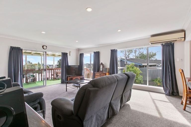 Photo of property in 19a Rodney Street, Howick, Auckland, 2014