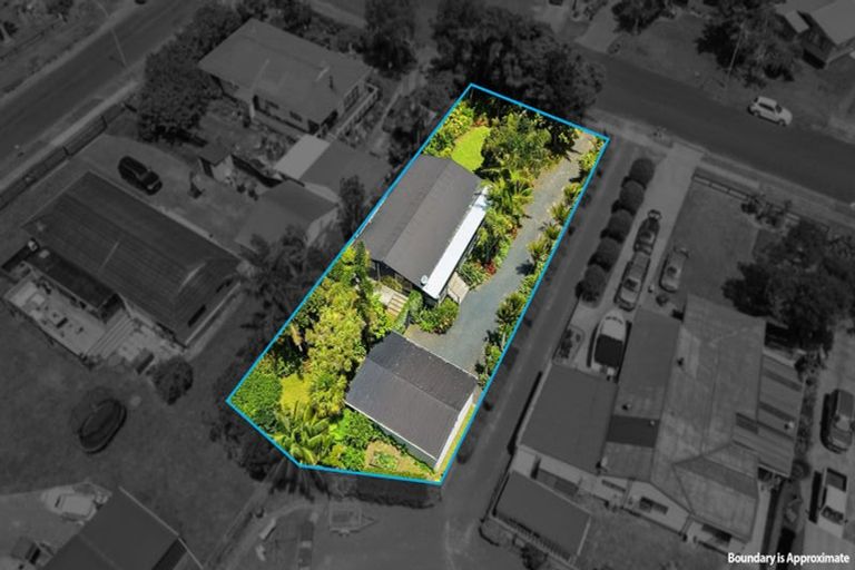 Photo of property in 47 Taihiki Road, Clarks Beach, 2122