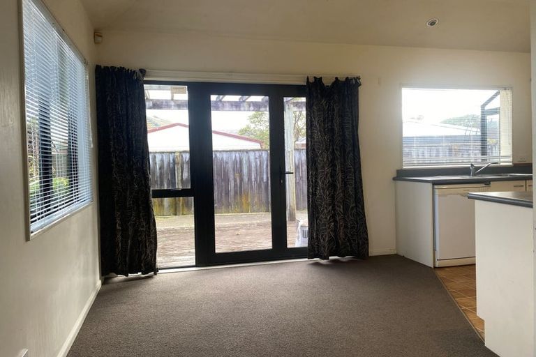 Photo of property in 146a Whites Line East, Waiwhetu, Lower Hutt, 5010