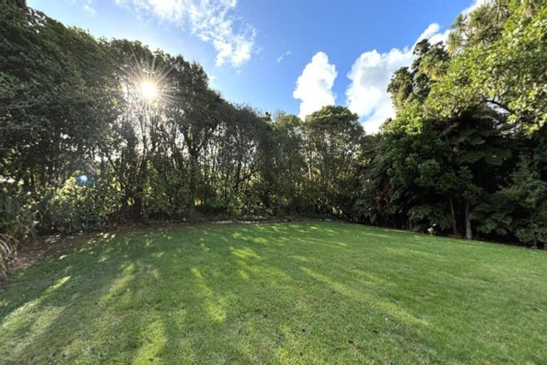 Photo of property in 24 Manu Grove, Waikanae, 5036
