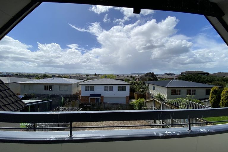 Photo of property in 46 Earnslaw Crescent, Clover Park, Auckland, 2019