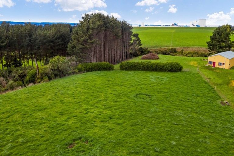 Photo of property in 69 Iredale Road, Hawera, 4610