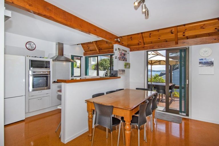 Photo of property in 25 Tapeka Road, Russell, 0202