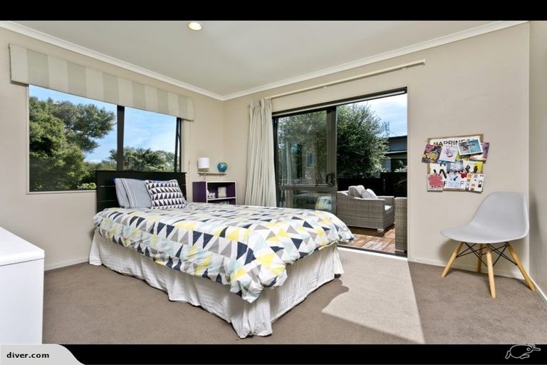 Photo of property in 30 Admirals Court Drive, Greenhithe, Auckland, 0632