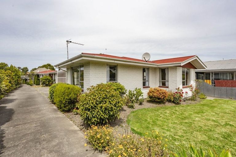 Photo of property in 1/318 Main North Road, Redwood, Christchurch, 8051