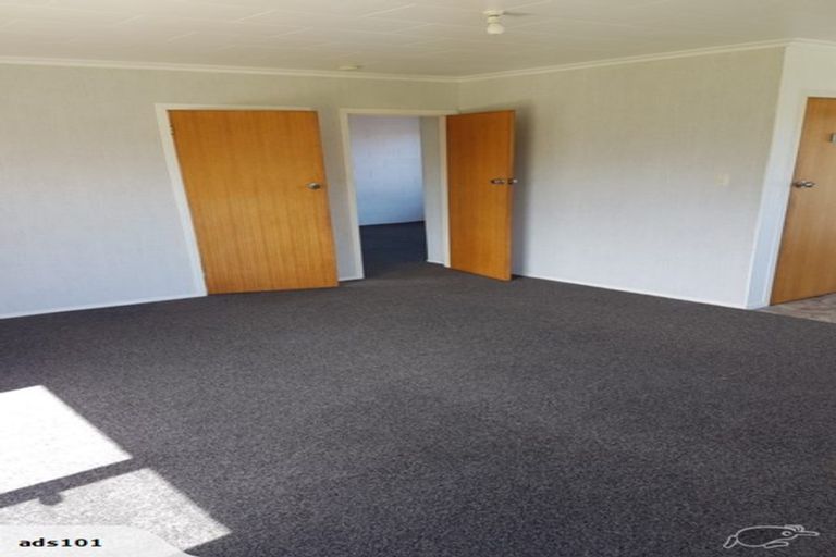 Photo of property in 30a Simons Street, Moturoa, New Plymouth, 4310