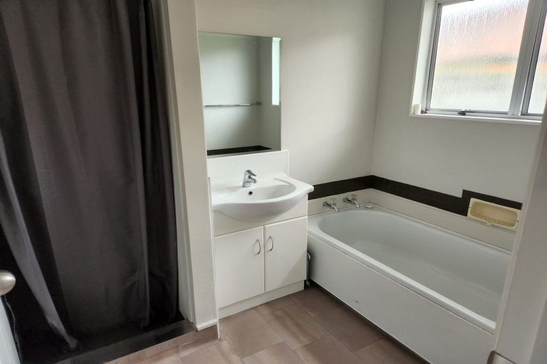 Photo of property in 121 Apollo Parade, Milson, Palmerston North, 4414